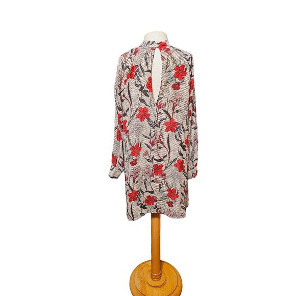 Feelib Shift Dress size 1X floral cutout cream red long sleeve - Picture 3 of 8